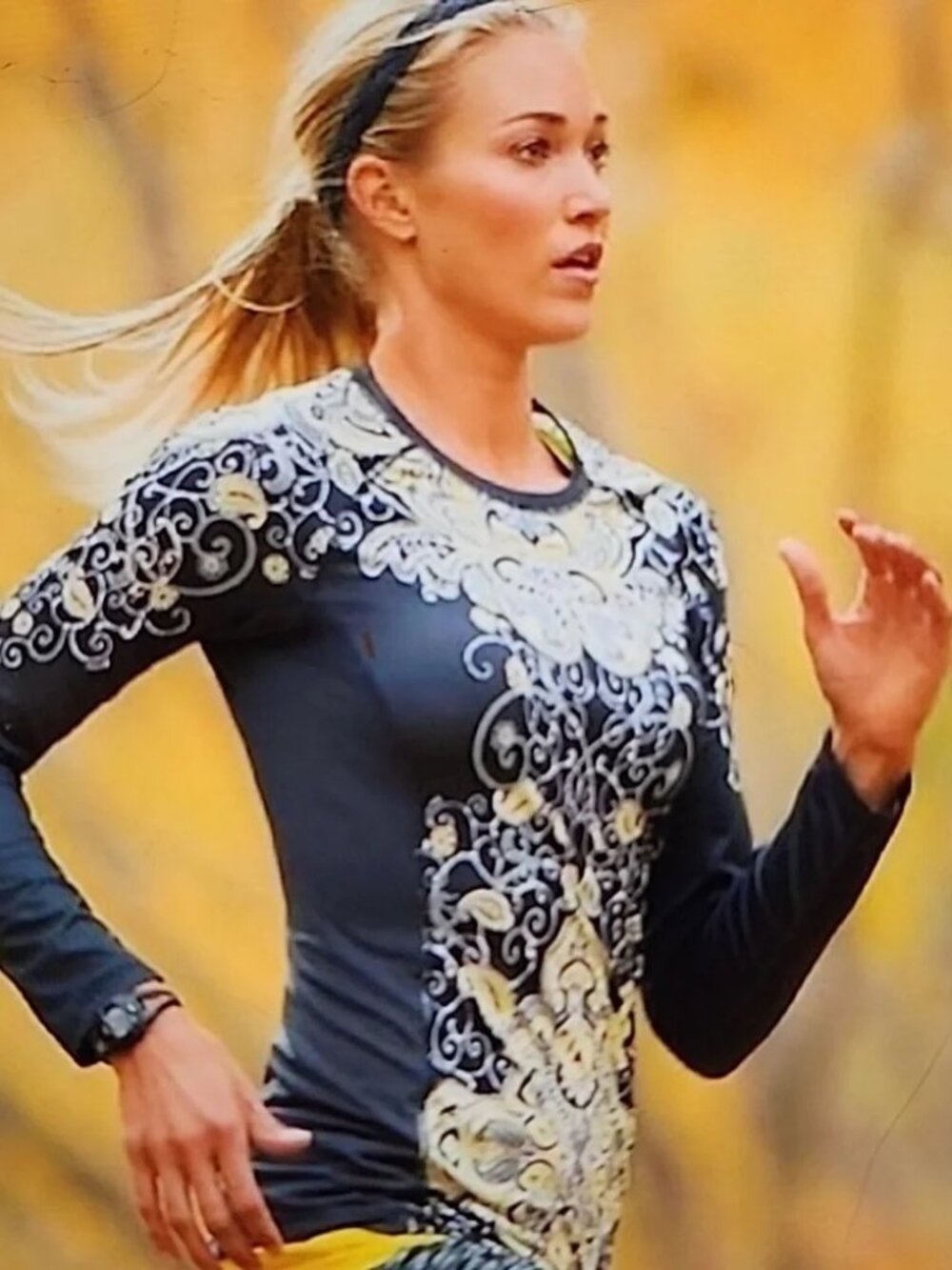Athleta Paisley Runaway Long Sleeve Top Black Gold Yellow Large